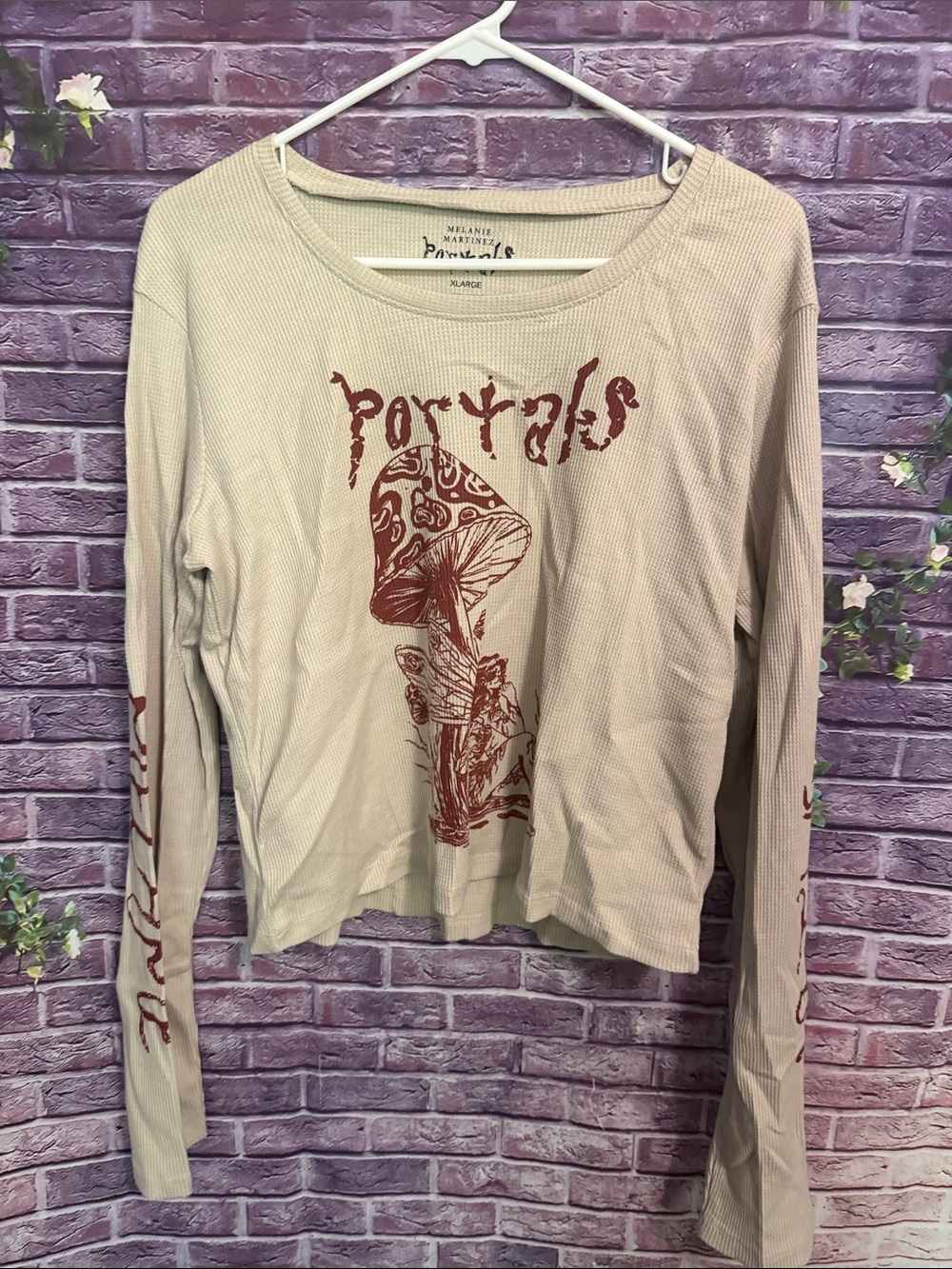 Long Sleeve Graphic Tee in Beige with Red Mushroom Print Melanie Martinez XL new